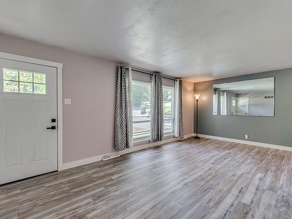 4th image of 1309 Heydt Ave