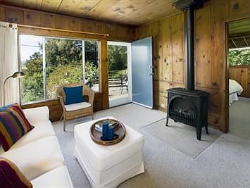 2nd image of 460 Woodland Vis