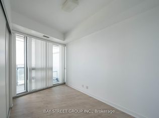 12 York St #5607, Toronto, ON M5J 0E4