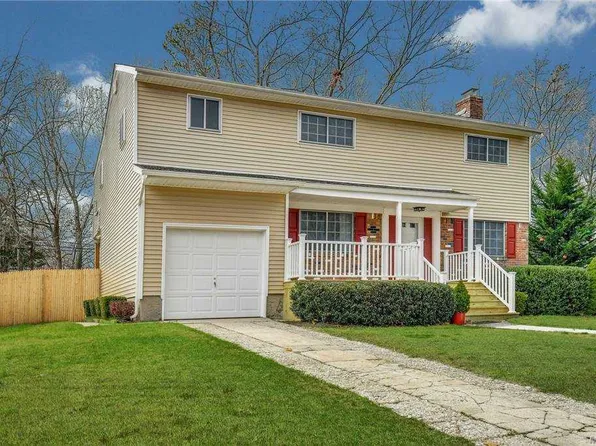 16 Weston Ln, Smithtown, NY 11787