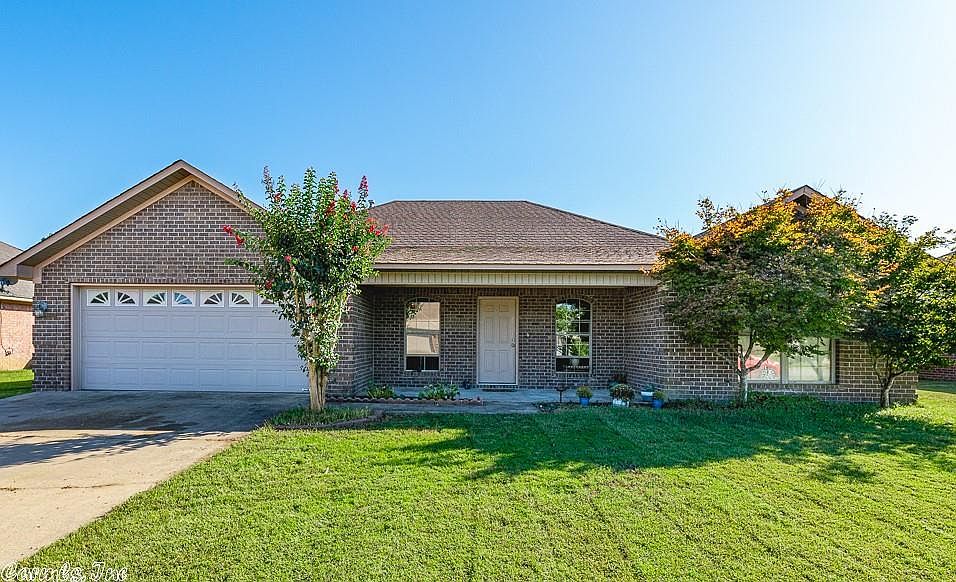 1st image of 17 Weatherton Dr