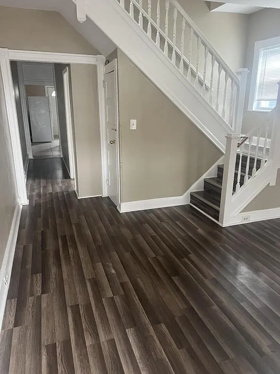 2200 Baker St — Photo 3