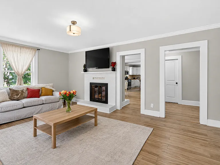 1102 N Church St — Photo 3