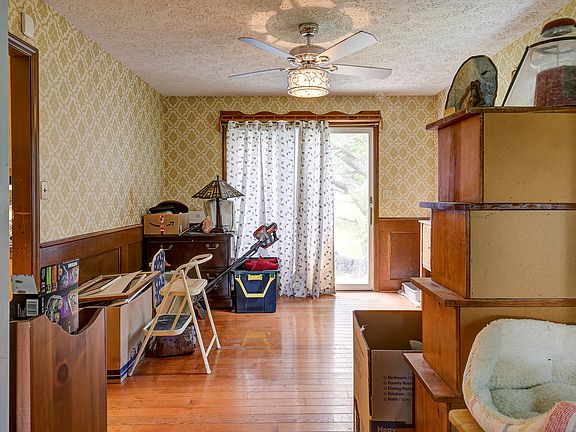 5th image of 3117 Summit Ave