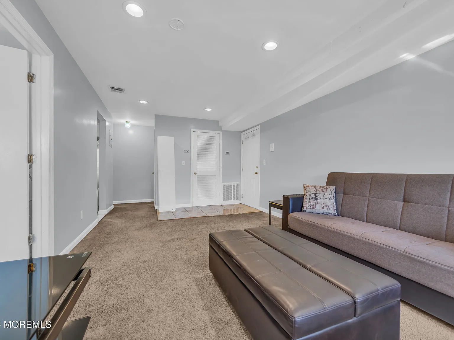 2 bed, 896 sqft, $2,200 — Photo 4