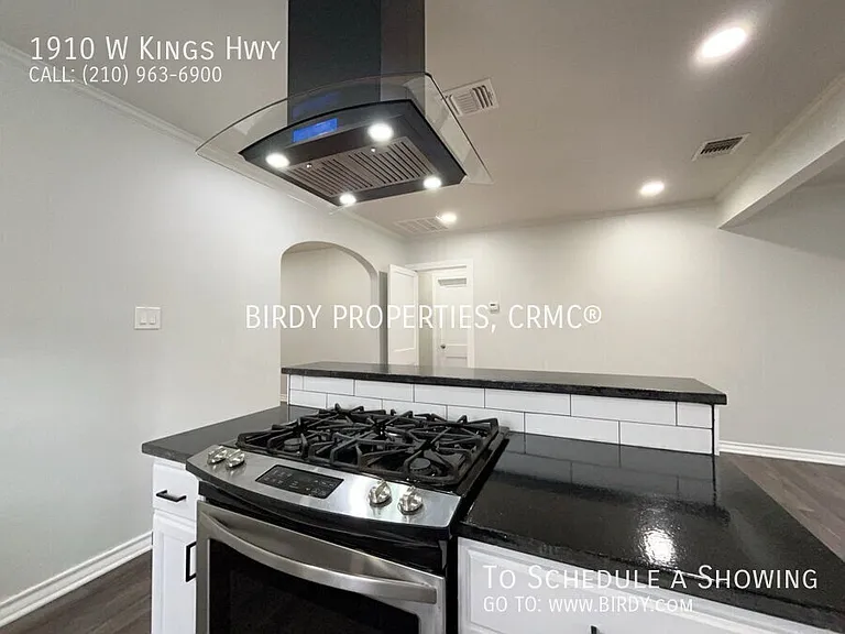 1910 W Kings Hwy — Photo 12