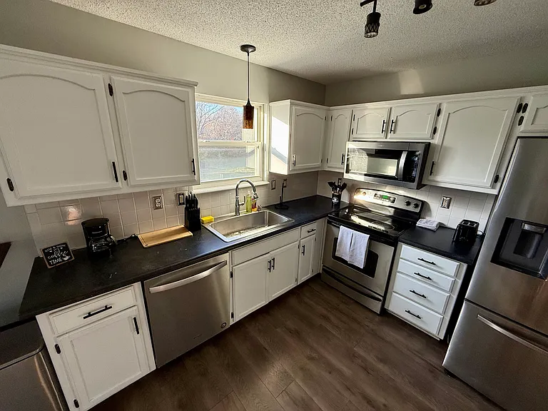 1821 Kingbird Ln — Photo 10