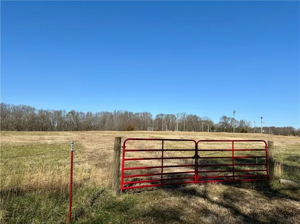 370 Fairplay Rd, Townville, SC 29689