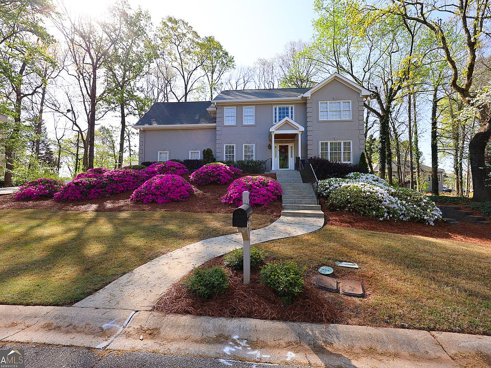 1st image of 410 Falcon Creek Dr