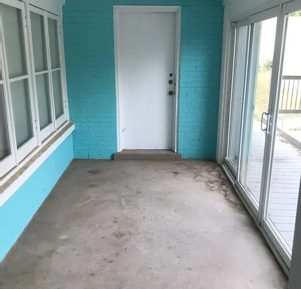 923 McPherson Ave — Photo 9