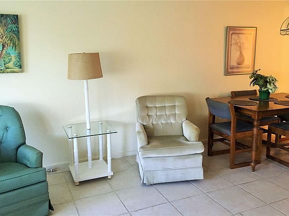 5th image of 153 Oakridge K #153