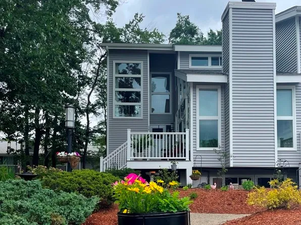 255 North Rd Unit 120, Chelmsford, MA 01824