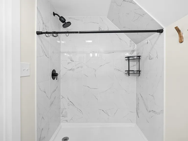 831 Dawson St — Photo 16