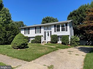 301 Crestview Ct, Westminster, MD 21158