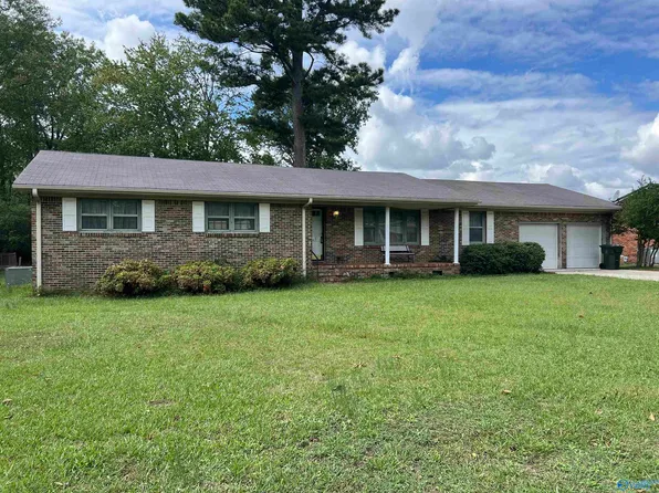 1105 Jackson Dr, Athens, AL 35611