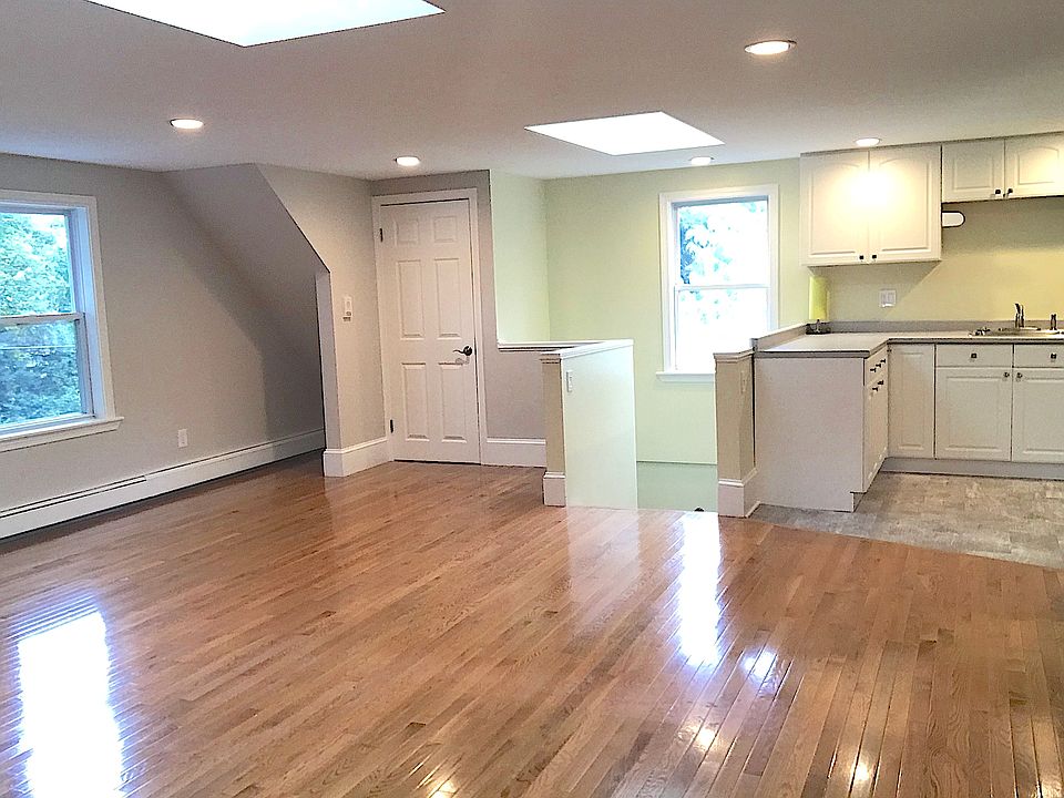 Open floor - living room / entrance