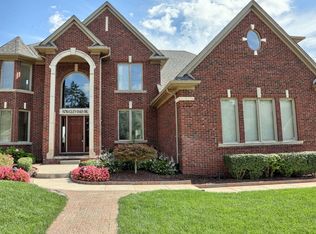 54784 Glen Oaks Dr, Shelby Township, MI 48315