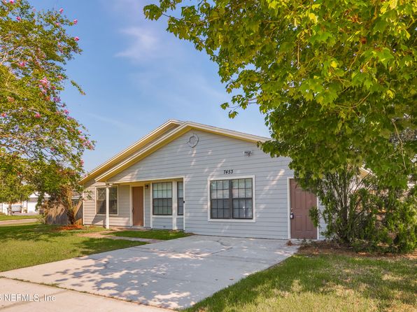 7453 Amandas Crossing Dr N