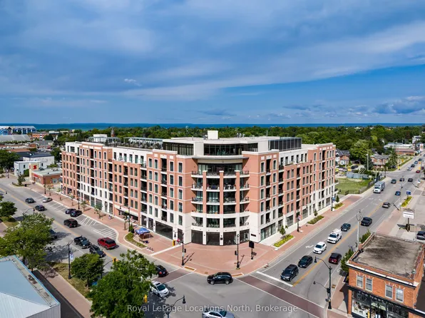 1 Hume St #326, Collingwood, ON L9Y 1W7