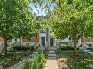 164 Town Center Blvd, Gilberts, IL 60136