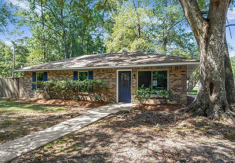 16944 Kenton Ave — Photo 1