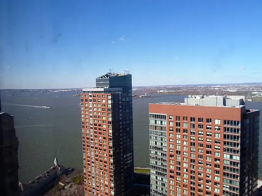 Sold by Manhattan Network Inc. | media 21