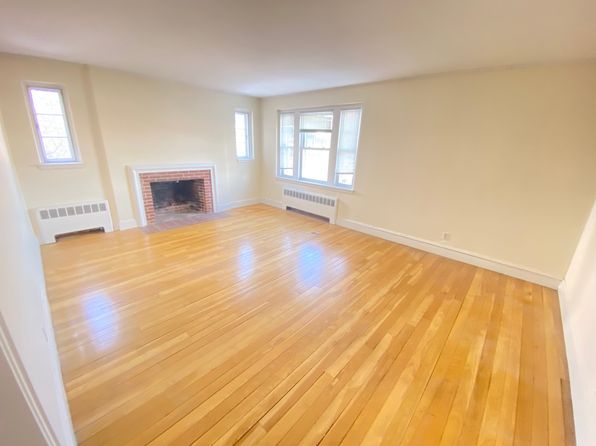 548 Belmont St #27