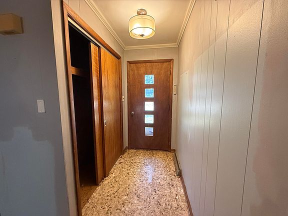 9th image of 651 Dillon St