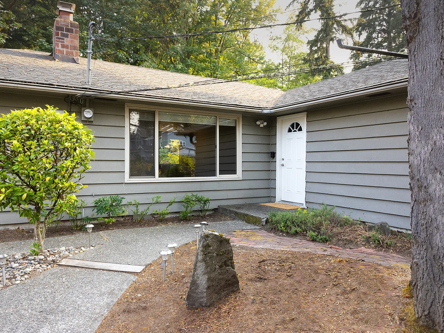 3 bed, 1270 sqft, $3,300 — Photo 2