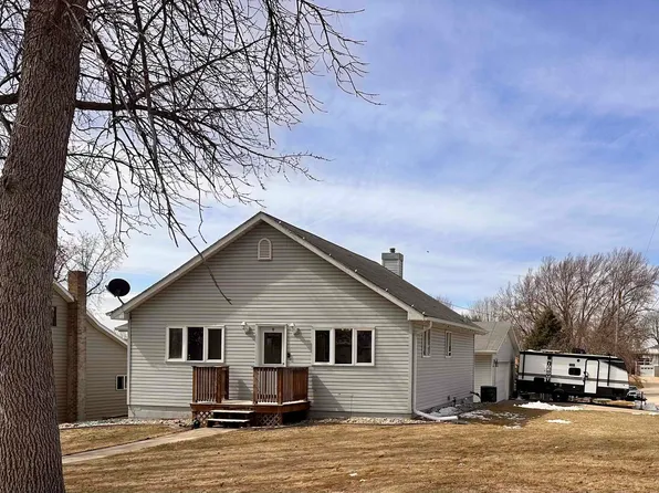 503 S 3rd St, Moville, IA 51039