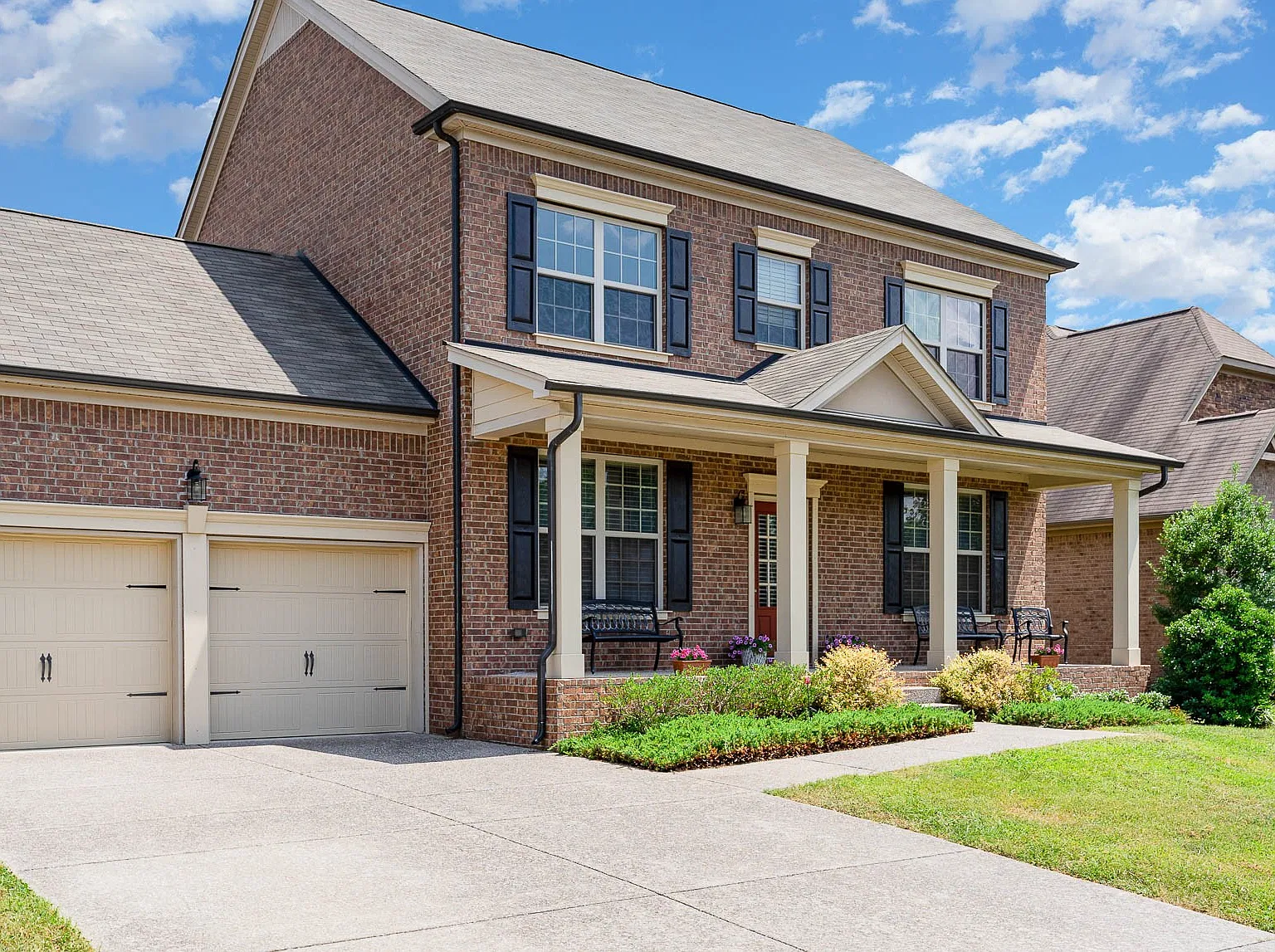 4 bed, 2.5 bath, 2851 sqft, $3,099 — Photo 2