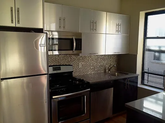 Rented by Space Link Realty | media 16