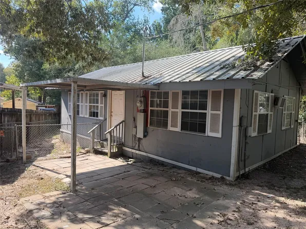 5912 Skylane Dr, Montgomery, TX 77316