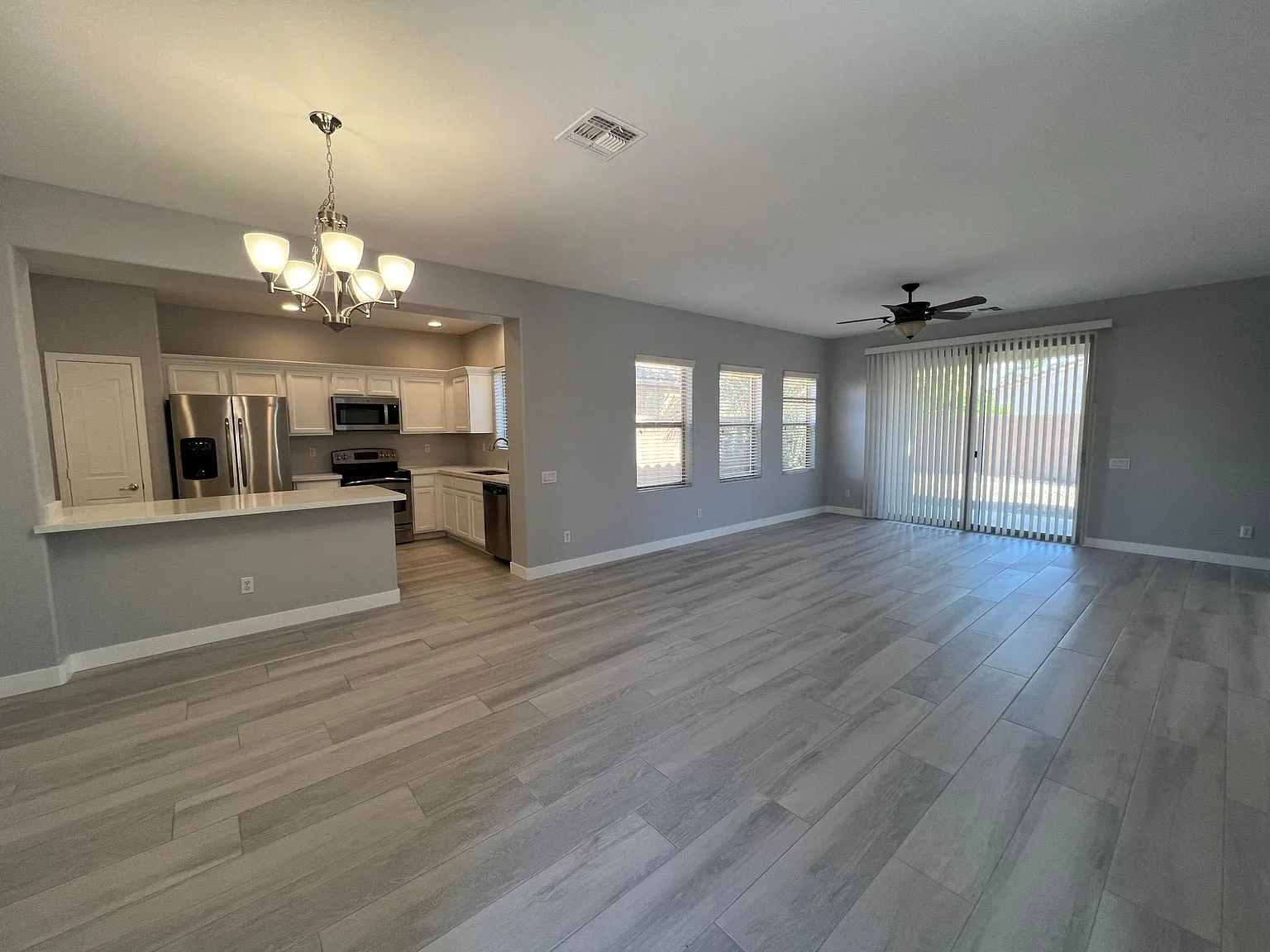 3 bed, 1400 sqft, $2,300 — Photo 2