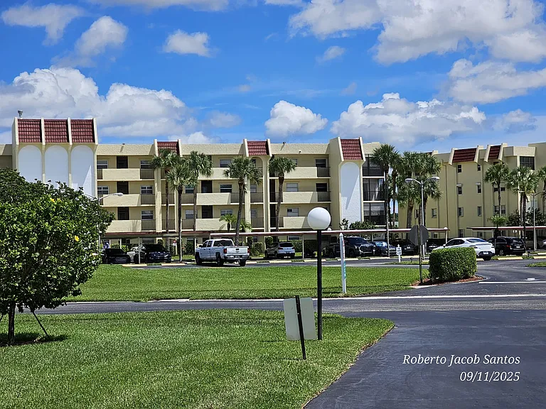 23305 Barwood Ln #207 — Photo 25