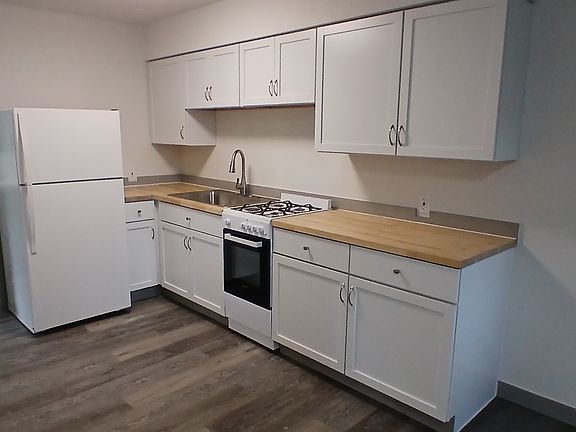 3rd image of 117 1/2 Livingston St