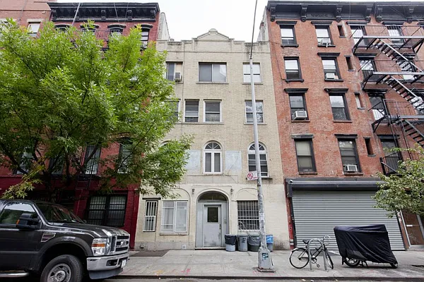 Rented by Skygroup Realty | media 23