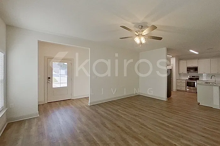 3 bed, 2.0 bath, 1618 sqft, $2,075 — Photo 3