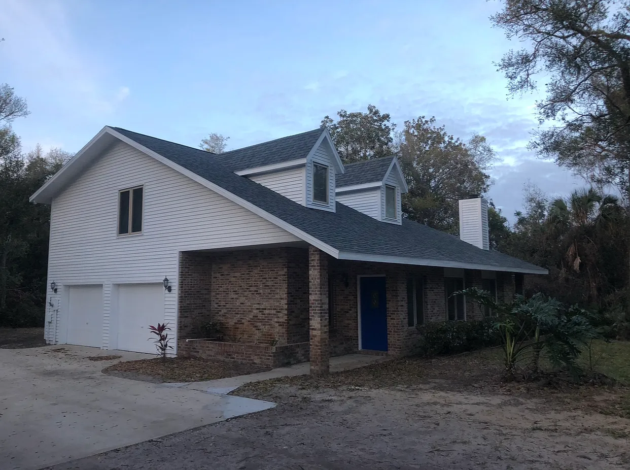3 bed, 2100 sqft, $2,700 — Photo 2