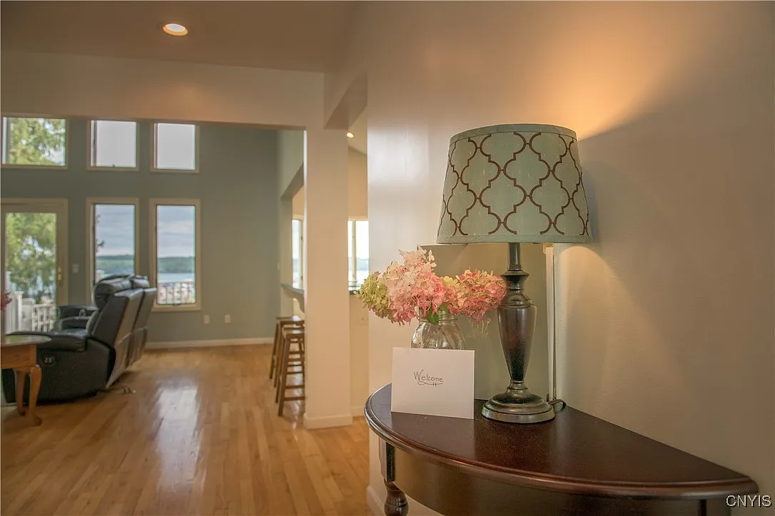 4 bed, 2.5 bath, 2229 sqft, $6,000 — Photo 4