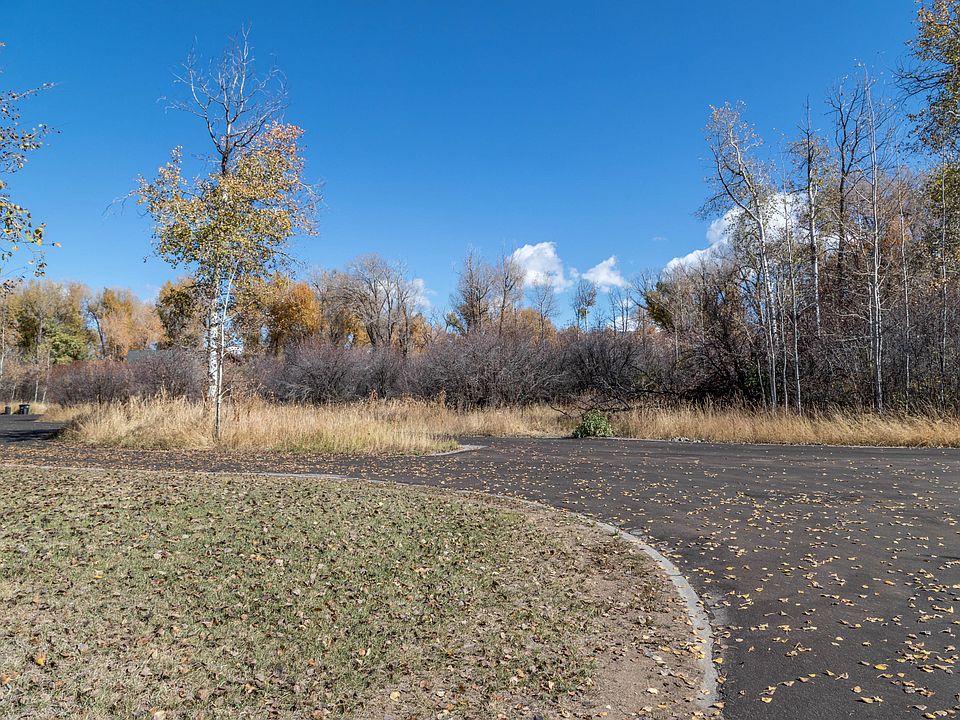 1st image of 799 Woodland Way
