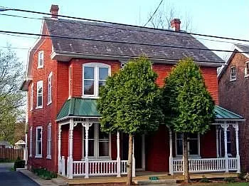 226 E Main St photo 1