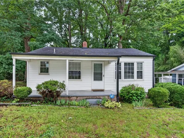 124 Manor Dr, High Point, NC 27260