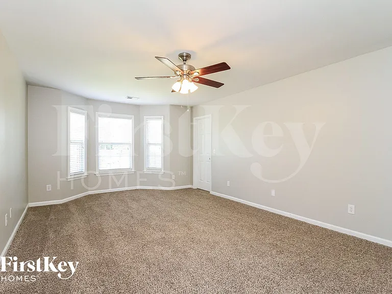 5320 Graycliff Ln — Photo 9