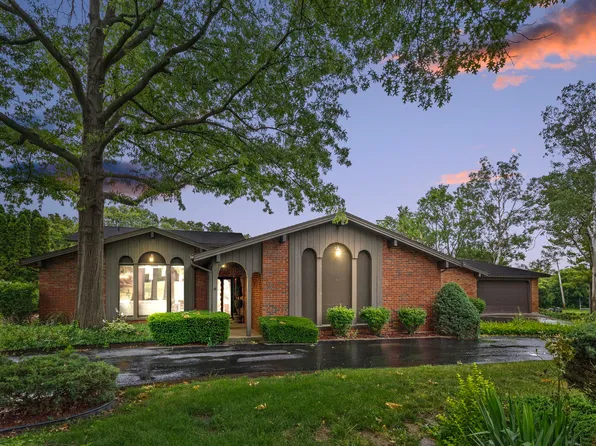 13469 S Adsit Rd, Palos Park, IL 60464