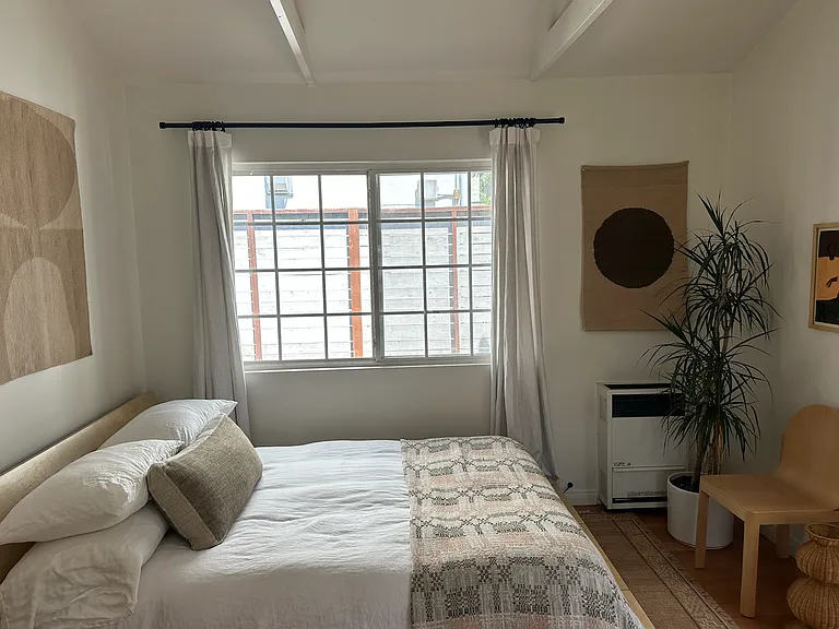 1548 N Avenue 46 — Photo 5