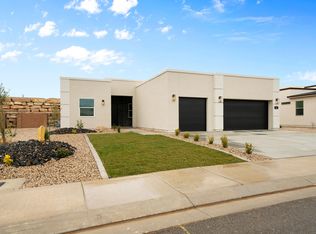 576 S Alserio Ln, Saint George, UT 84770