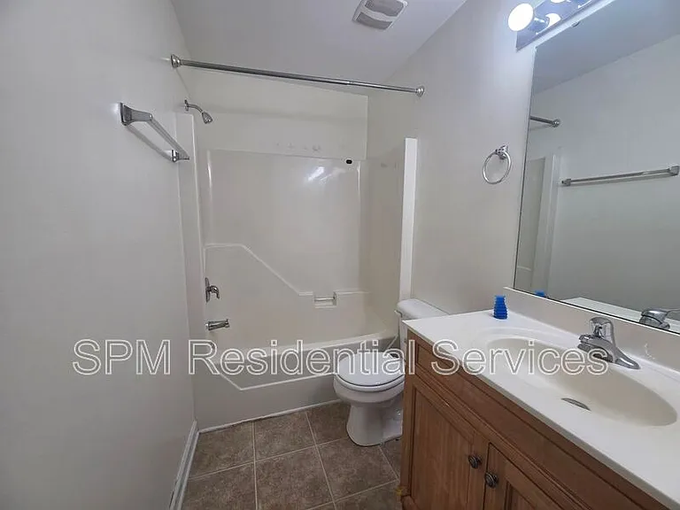 1798 Liz Ln NE — Photo 9