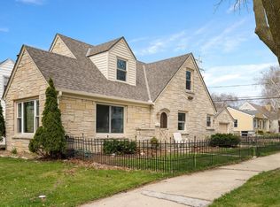 8602 W Center St, Milwaukee, WI 53222