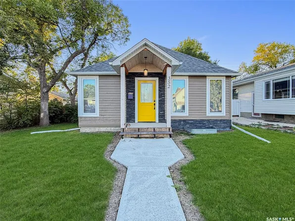 352 2nd AVENUE NE, Swift Current, SK S9H 2E1